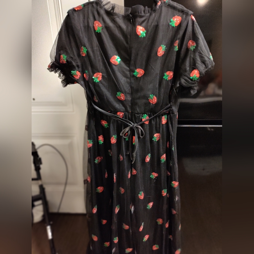 Dress - Picture 5 of 7